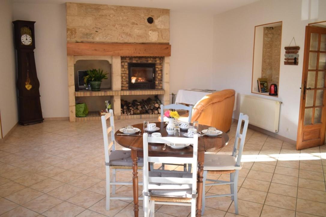 Suite Familiale 2 Chambres Double Auriac-du-Périgord Extérieur photo